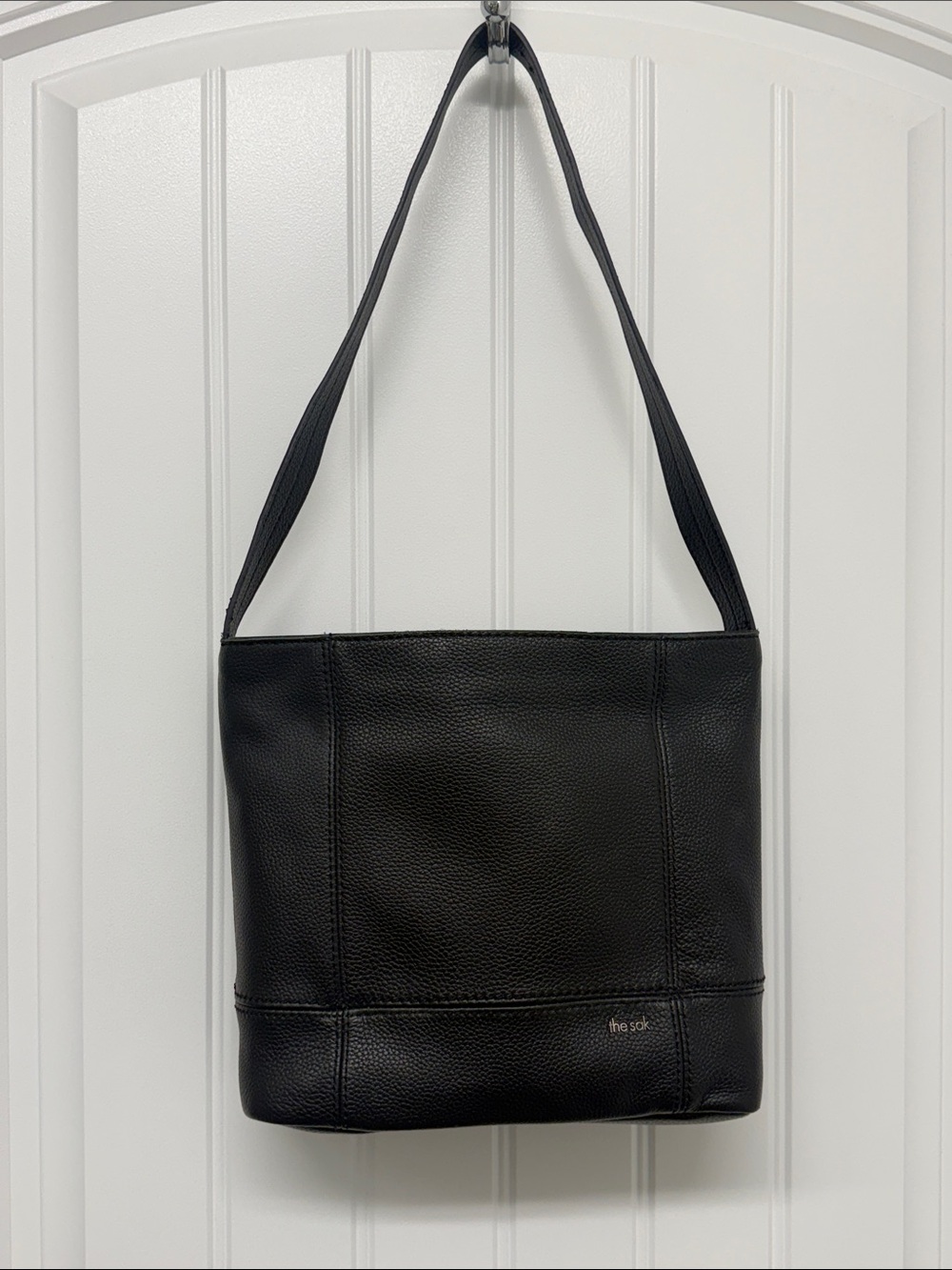 The Sak Black Pebbled 100% Leather shoulder crossbody messenger Bag purse
